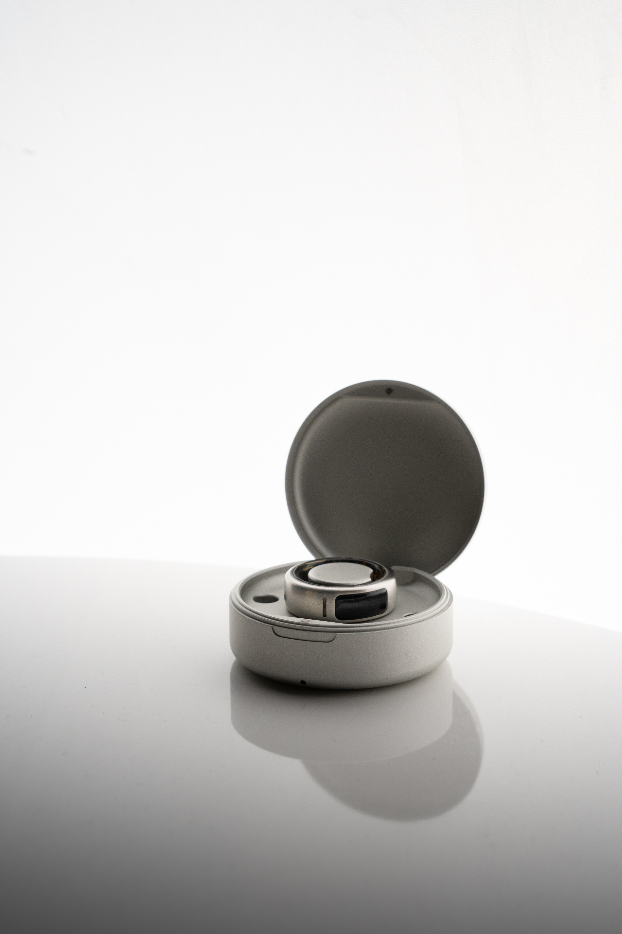 OASIS ring lifestyle shot